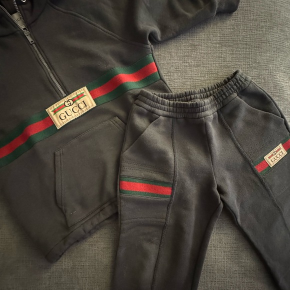 Gucci Charcoal Tracksuit with Signature Stripes - Picture 2 of 2